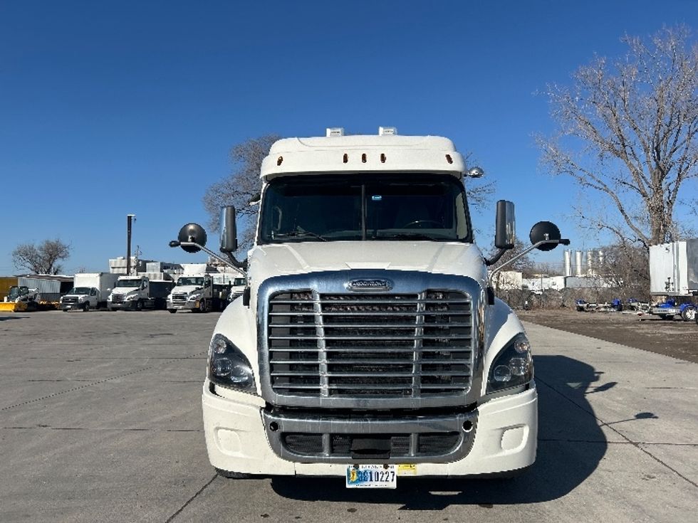 Sleeper Tractor-Heavy Duty Tractors-Freightliner-2019-Cascadia 12564ST-Des Moines-IA-404,135\n\t\tmiles-$ 50,000 - Image 2