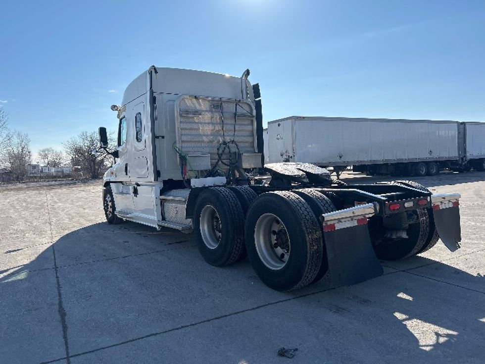 Sleeper Tractor-Heavy Duty Tractors-Freightliner-2019-Cascadia 12564ST-Des Moines-IA-404,135\n\t\tmiles-$ 50,000 - Image 5