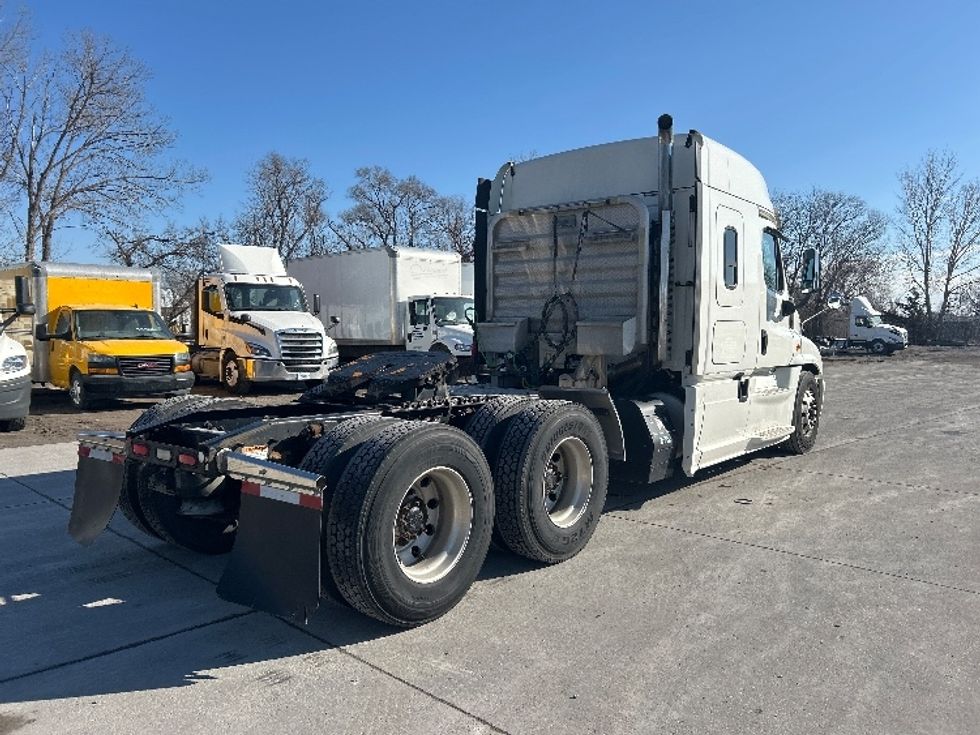 Sleeper Tractor-Heavy Duty Tractors-Freightliner-2019-Cascadia 12564ST-Des Moines-IA-404,135\n\t\tmiles-$ 50,000 - Image 7
