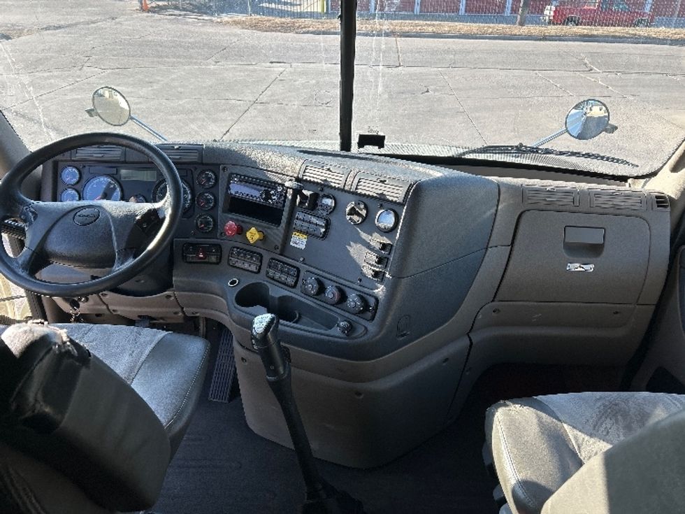 Sleeper Tractor-Heavy Duty Tractors-Freightliner-2019-Cascadia 12564ST-Des Moines-IA-543,735\n\t\tmiles-$ 42,500 - Image 12