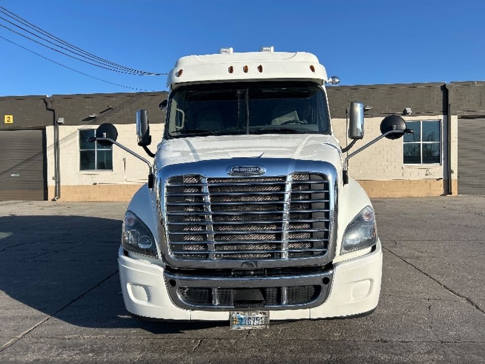 Sleeper Tractor-Heavy Duty Tractors-Freightliner-2019-Cascadia 12564ST-Des Moines-IA-543,735\n\t\tmiles-$ 42,500 - Image 2