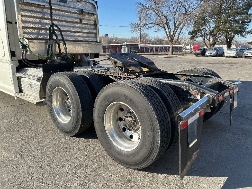 Sleeper Tractor-Heavy Duty Tractors-Freightliner-2019-Cascadia 12564ST-Des Moines-IA-543,735\n\t\tmiles-$ 42,500 - Image 22