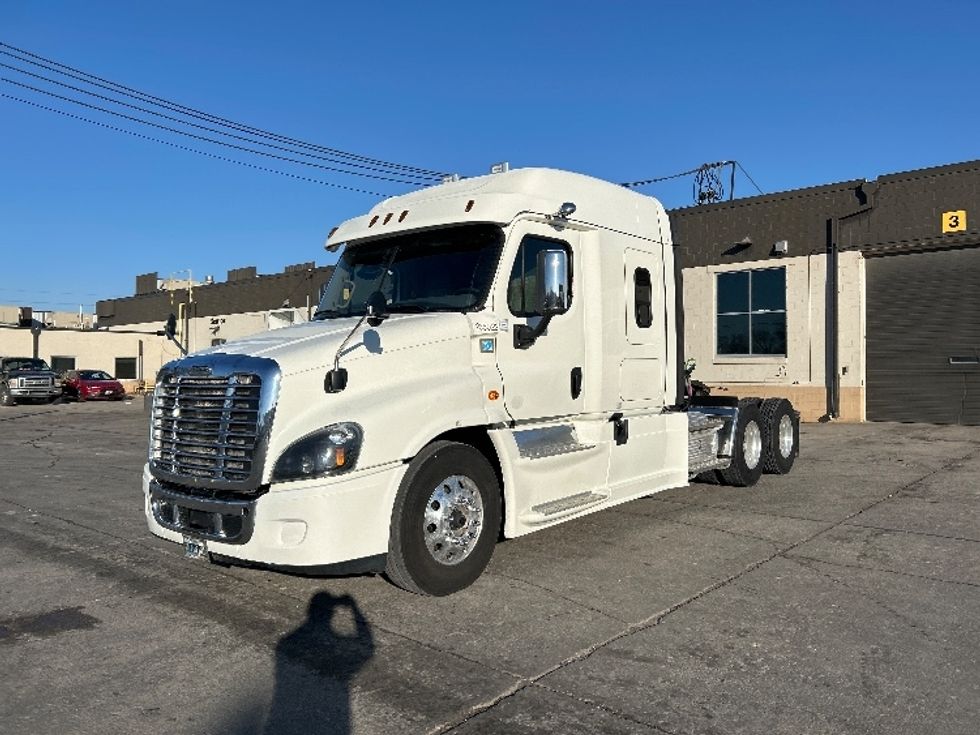 Sleeper Tractor-Heavy Duty Tractors-Freightliner-2019-Cascadia 12564ST-Des Moines-IA-543,735\n\t\tmiles-$ 42,500 - Image 3