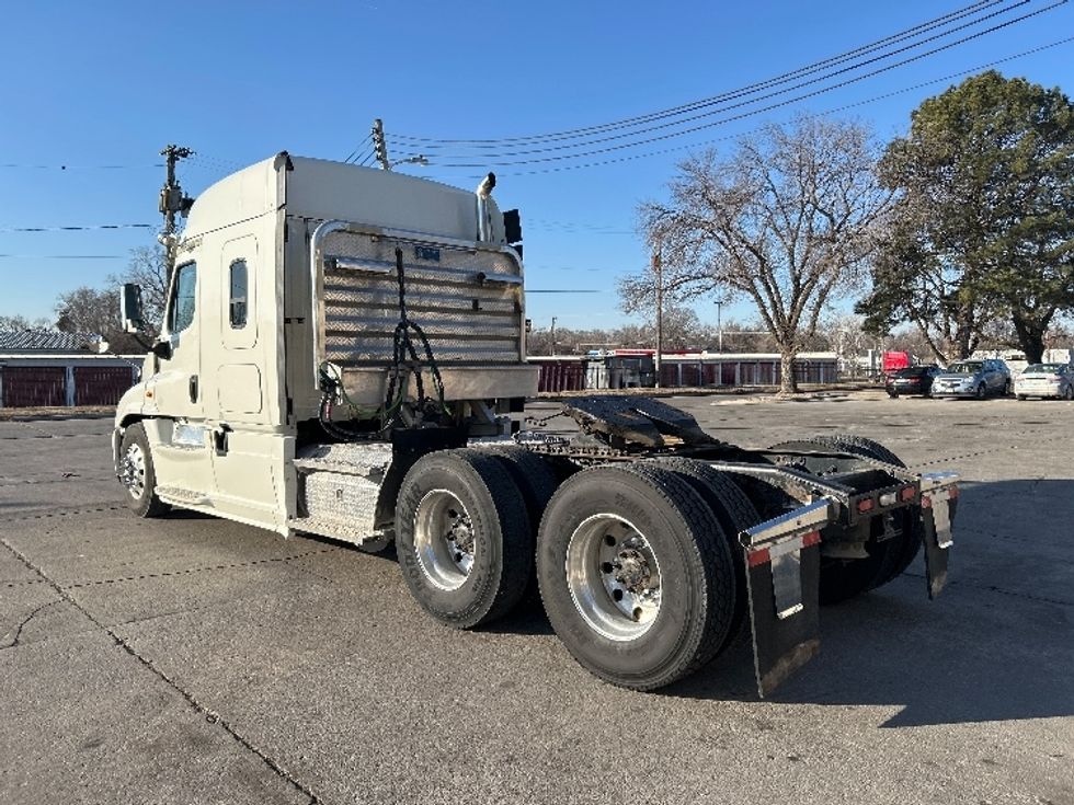Sleeper Tractor-Heavy Duty Tractors-Freightliner-2019-Cascadia 12564ST-Des Moines-IA-543,735\n\t\tmiles-$ 42,500 - Image 5