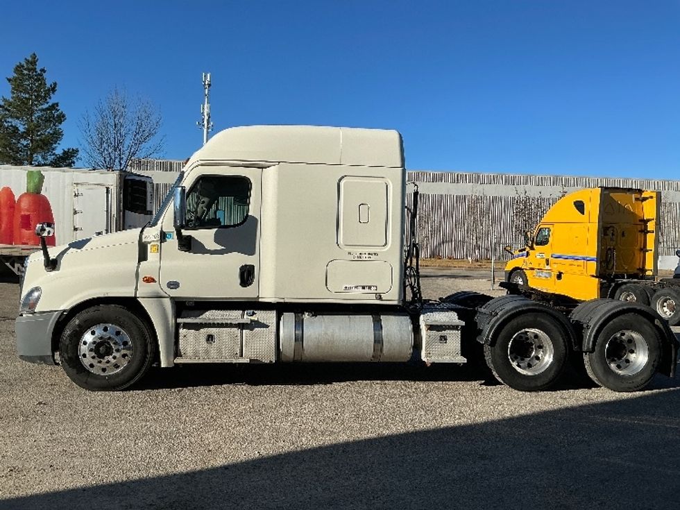Sleeper Tractor-Heavy Duty Tractors-Freightliner-2019-Cascadia 12564ST-Edmonton-AB-479,041\n\t\tkm-$ 72,000 - Image 4