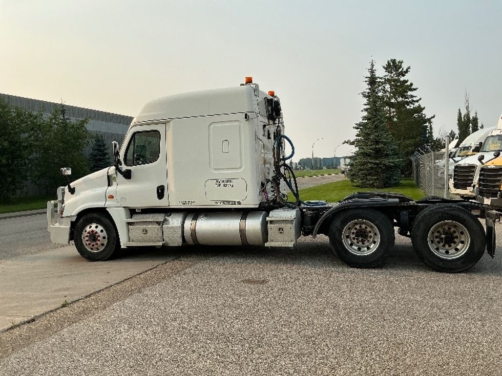 Sleeper Tractor-Heavy Duty Tractors-Freightliner-2019-Cascadia 12564ST-Edmonton-AB-624,177\n\t\tkm-$ 77,500 - Image 4