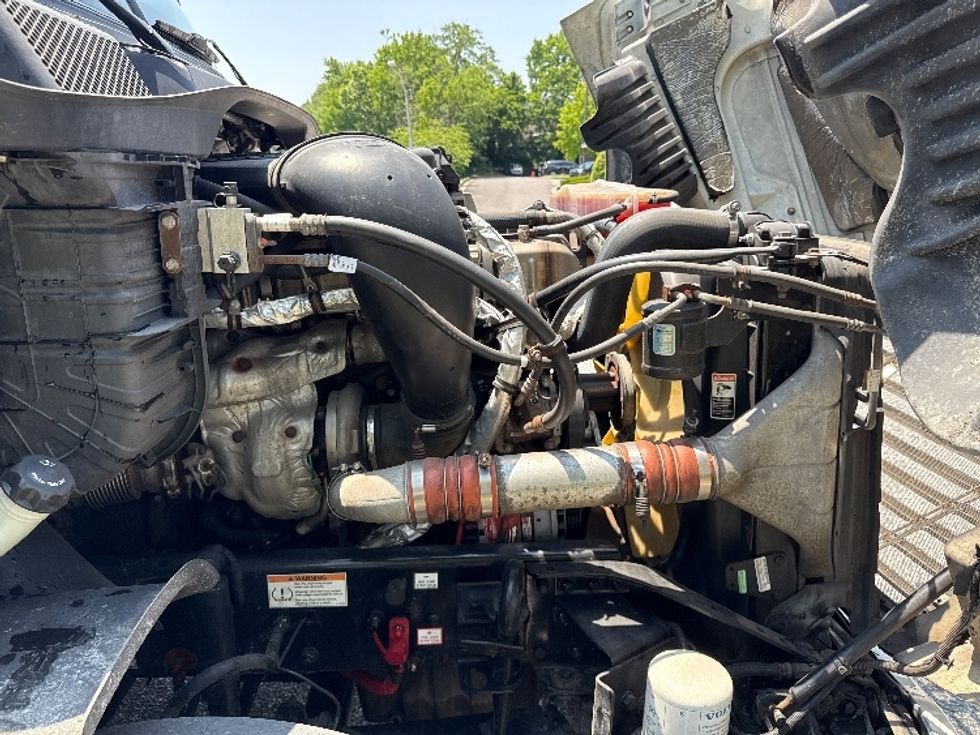 Sleeper Tractor-Heavy Duty Tractors-Freightliner-2019-Cascadia 12564ST-Essex-MD-457,553\n\t\tmiles-$ 54,750 - Image 20