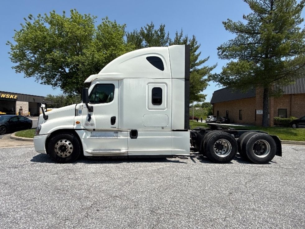 Sleeper Tractor-Heavy Duty Tractors-Freightliner-2019-Cascadia 12564ST-Essex-MD-457,553\n\t\tmiles-$ 54,750 - Image 4