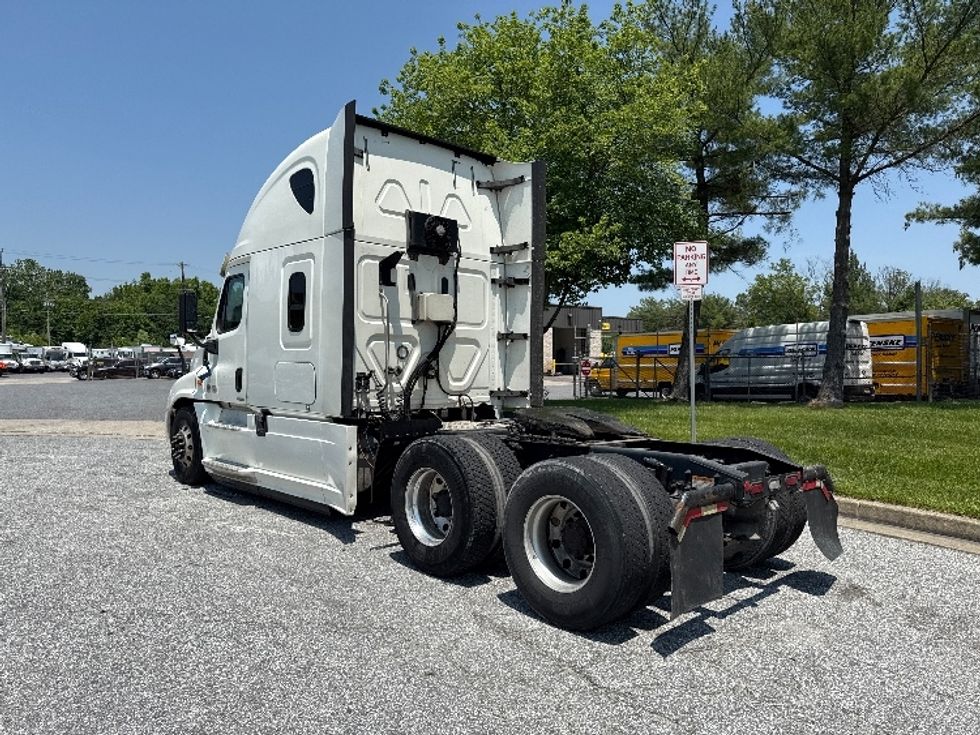 Sleeper Tractor-Heavy Duty Tractors-Freightliner-2019-Cascadia 12564ST-Essex-MD-457,553\n\t\tmiles-$ 54,750 - Image 5