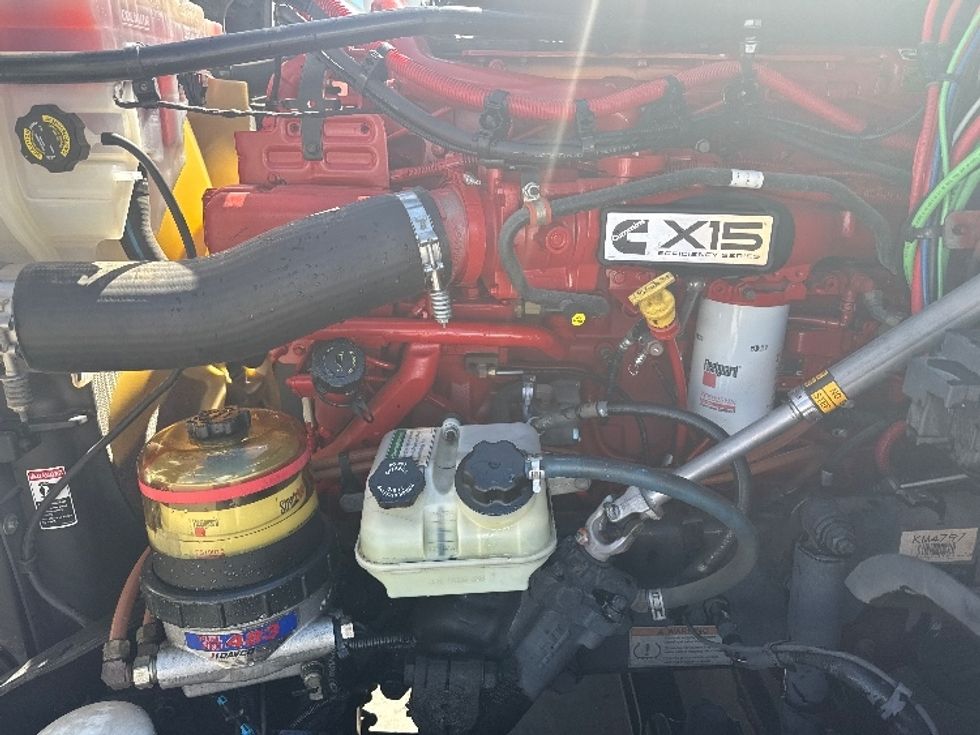 Sleeper Tractor-Heavy Duty Tractors-Freightliner-2019-Cascadia 12564ST-Fontana-CA-284,432\n\t\tmiles-$ 69,500 - Image 21