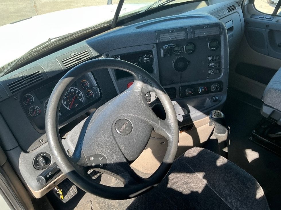 Sleeper Tractor-Heavy Duty Tractors-Freightliner-2019-Cascadia 12564ST-Fontana-CA-459,523\n\t\tmiles-$ 55,750 - Image 10