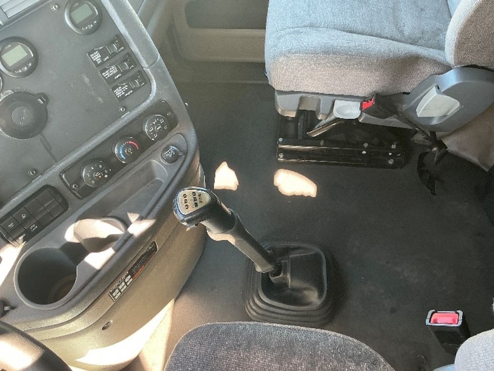 Sleeper Tractor-Heavy Duty Tractors-Freightliner-2019-Cascadia 12564ST-Fontana-CA-459,523\n\t\tmiles-$ 55,750 - Image 22