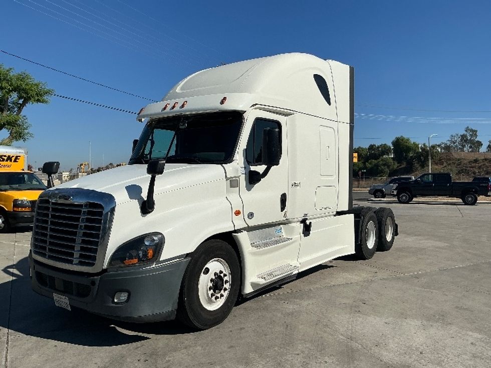 Sleeper Tractor-Heavy Duty Tractors-Freightliner-2019-Cascadia 12564ST-Fontana-CA-459,523\n\t\tmiles-$ 55,750 - Image 3
