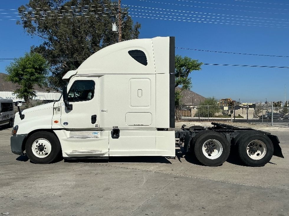 Sleeper Tractor-Heavy Duty Tractors-Freightliner-2019-Cascadia 12564ST-Fontana-CA-459,523\n\t\tmiles-$ 55,750 - Image 4