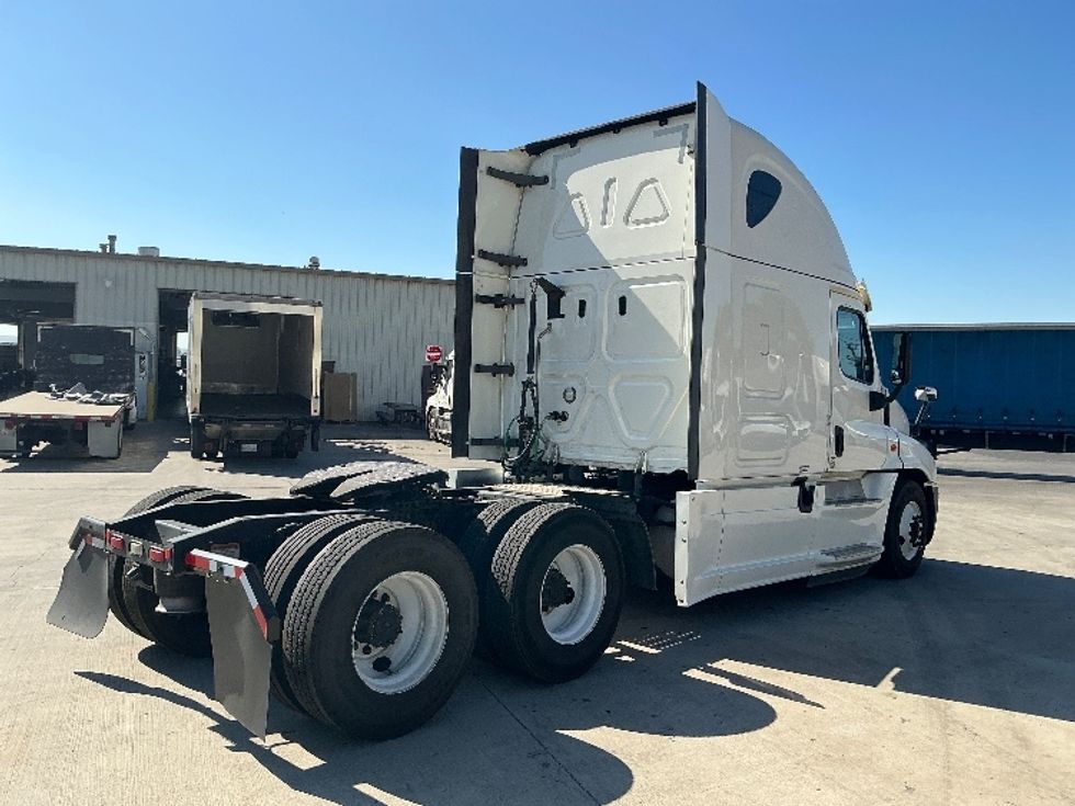 Sleeper Tractor-Heavy Duty Tractors-Freightliner-2019-Cascadia 12564ST-Fontana-CA-459,523\n\t\tmiles-$ 55,750 - Image 7