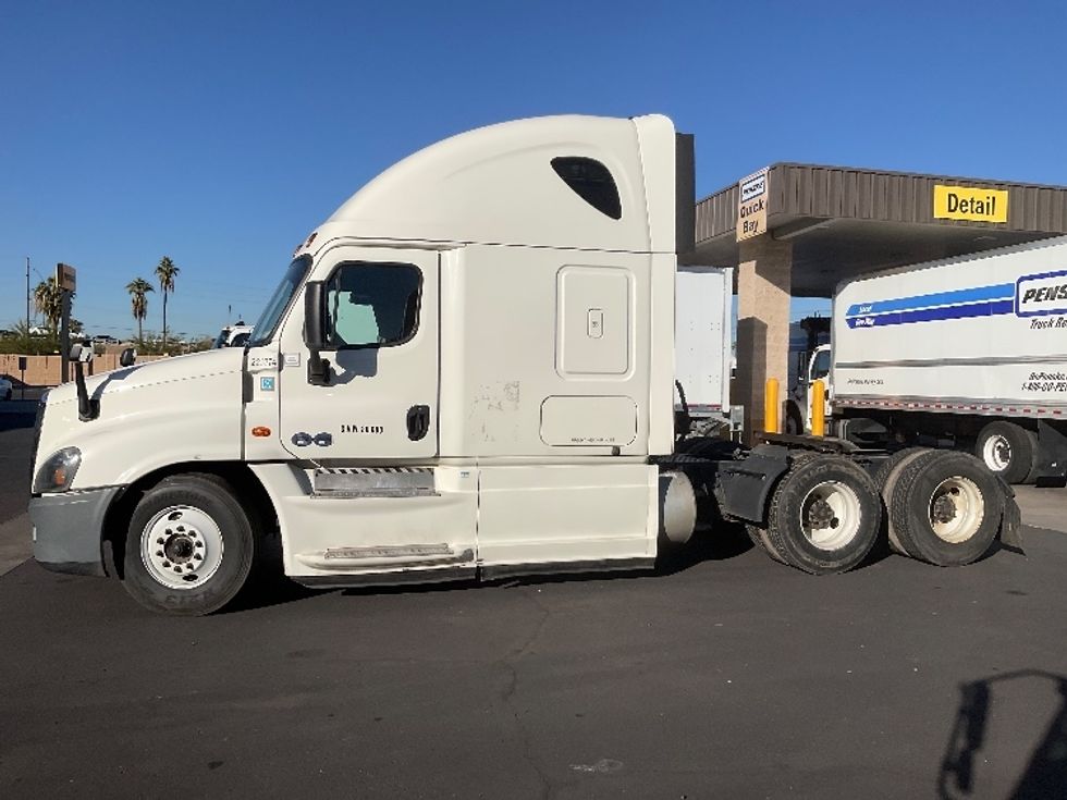 Sleeper Tractor-Heavy Duty Tractors-Freightliner-2019-Cascadia 12564ST-Fontana-CA-665,554\n\t\tmiles-$ 42,000 - Image 4