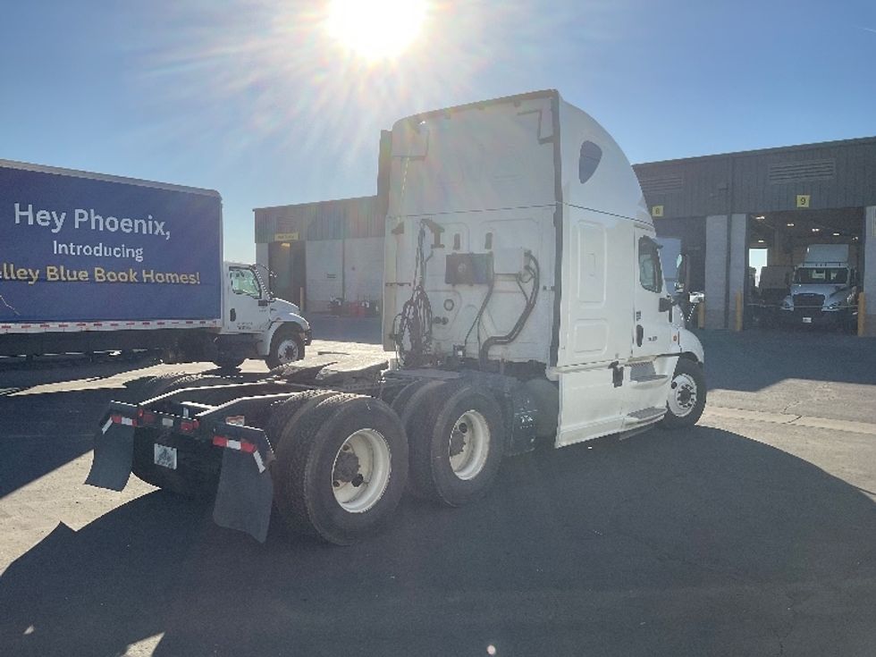 Sleeper Tractor-Heavy Duty Tractors-Freightliner-2019-Cascadia 12564ST-Fontana-CA-665,554\n\t\tmiles-$ 42,000 - Image 7