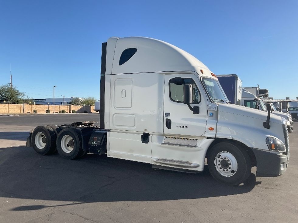Sleeper Tractor-Heavy Duty Tractors-Freightliner-2019-Cascadia 12564ST-Fontana-CA-665,554\n\t\tmiles-$ 42,000 - Image 8