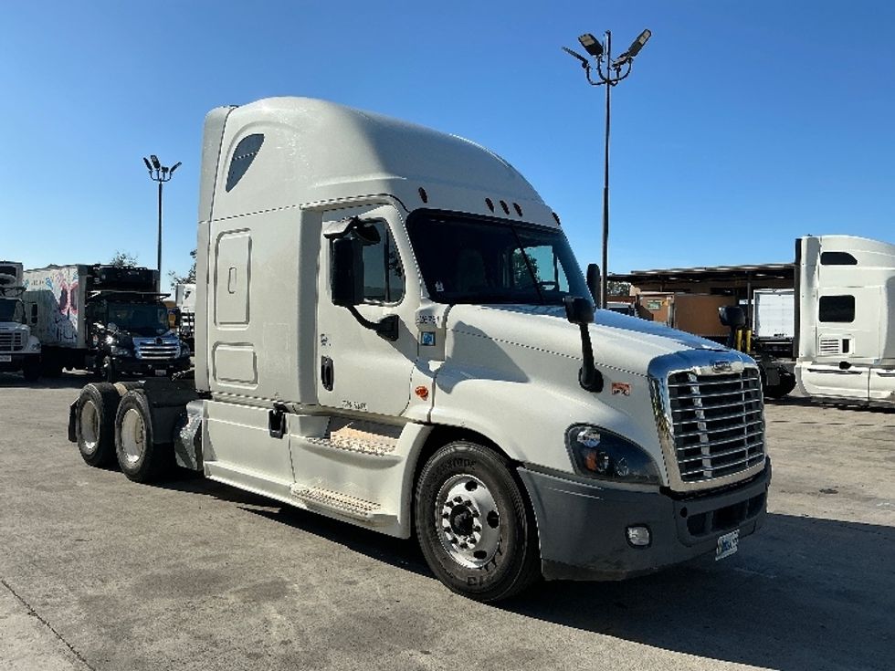 Sleeper Tractor-Heavy Duty Tractors-Freightliner-2019-Cascadia 12564ST-Fontana-CA-670,921\n\t\tmiles-$ 41,000 - Image 1