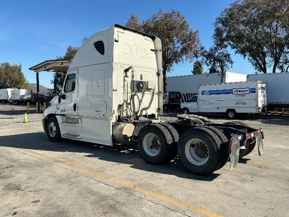 Sleeper Tractor-Heavy Duty Tractors-Freightliner-2019-Cascadia 12564ST-Fontana-CA-670,921\n\t\tmiles-$ 41,000 - Image 5