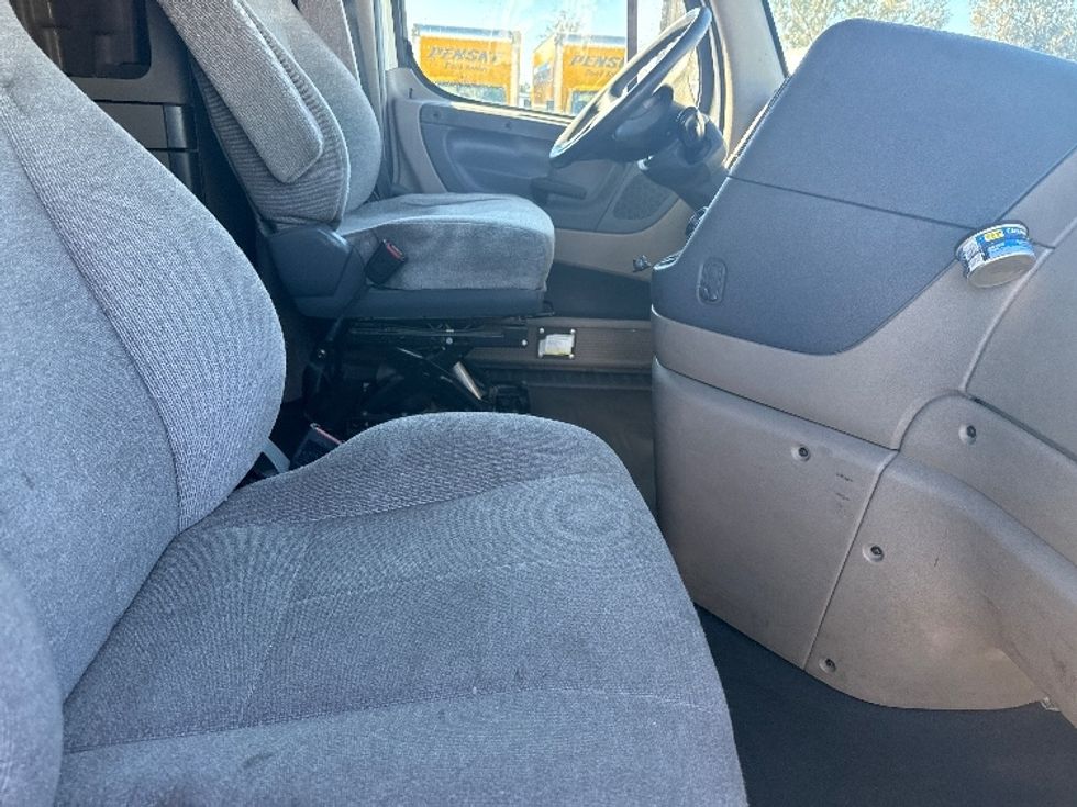 Sleeper Tractor-Heavy Duty Tractors-Freightliner-2019-Cascadia 12564ST-Fontana-CA-688,996\n\t\tmiles-$ 38,250 - Image 15