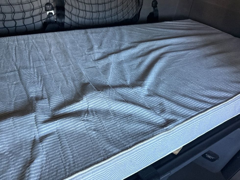 Sleeper Tractor-Heavy Duty Tractors-Freightliner-2019-Cascadia 12564ST-Fontana-CA-688,996\n\t\tmiles-$ 38,250 - Image 17