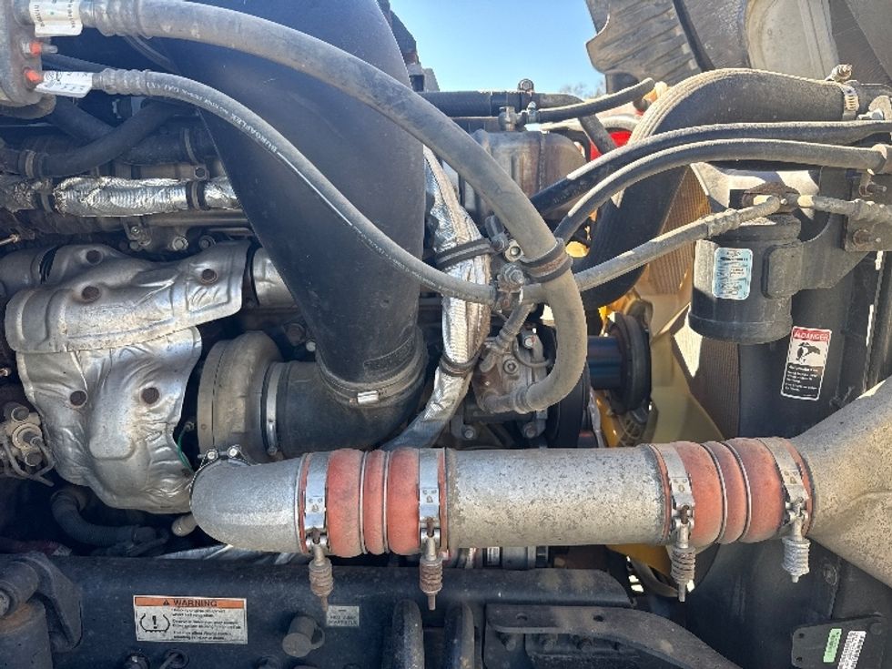 Sleeper Tractor-Heavy Duty Tractors-Freightliner-2019-Cascadia 12564ST-Fontana-CA-688,996\n\t\tmiles-$ 38,250 - Image 20