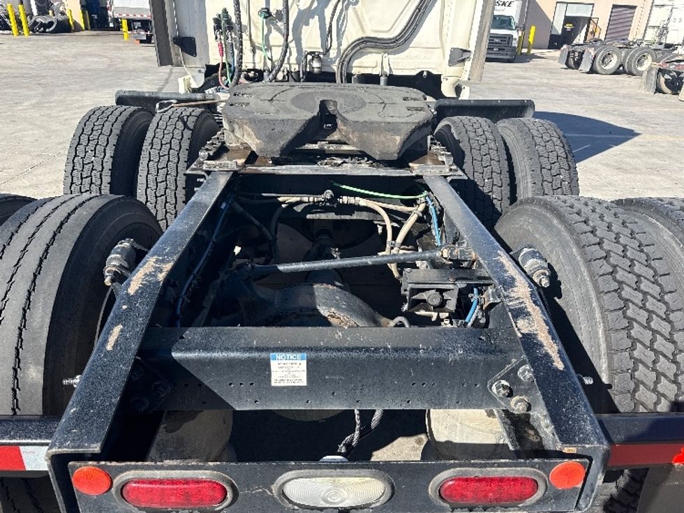 Sleeper Tractor-Heavy Duty Tractors-Freightliner-2019-Cascadia 12564ST-Fontana-CA-688,996\n\t\tmiles-$ 38,250 - Image 6