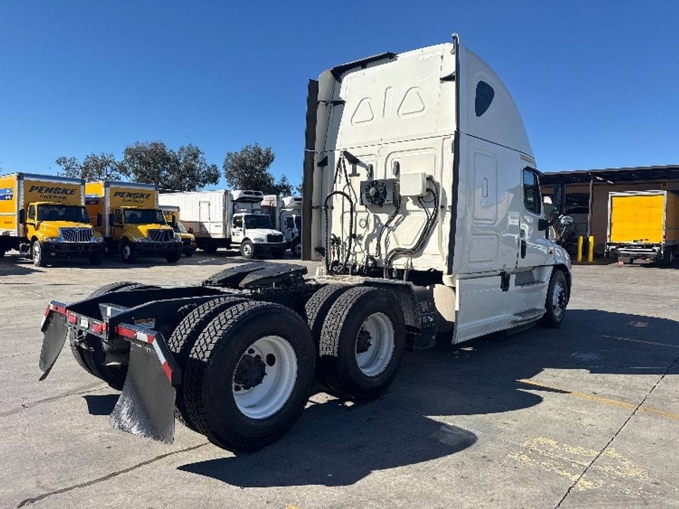 Sleeper Tractor-Heavy Duty Tractors-Freightliner-2019-Cascadia 12564ST-Fontana-CA-688,996\n\t\tmiles-$ 38,250 - Image 7
