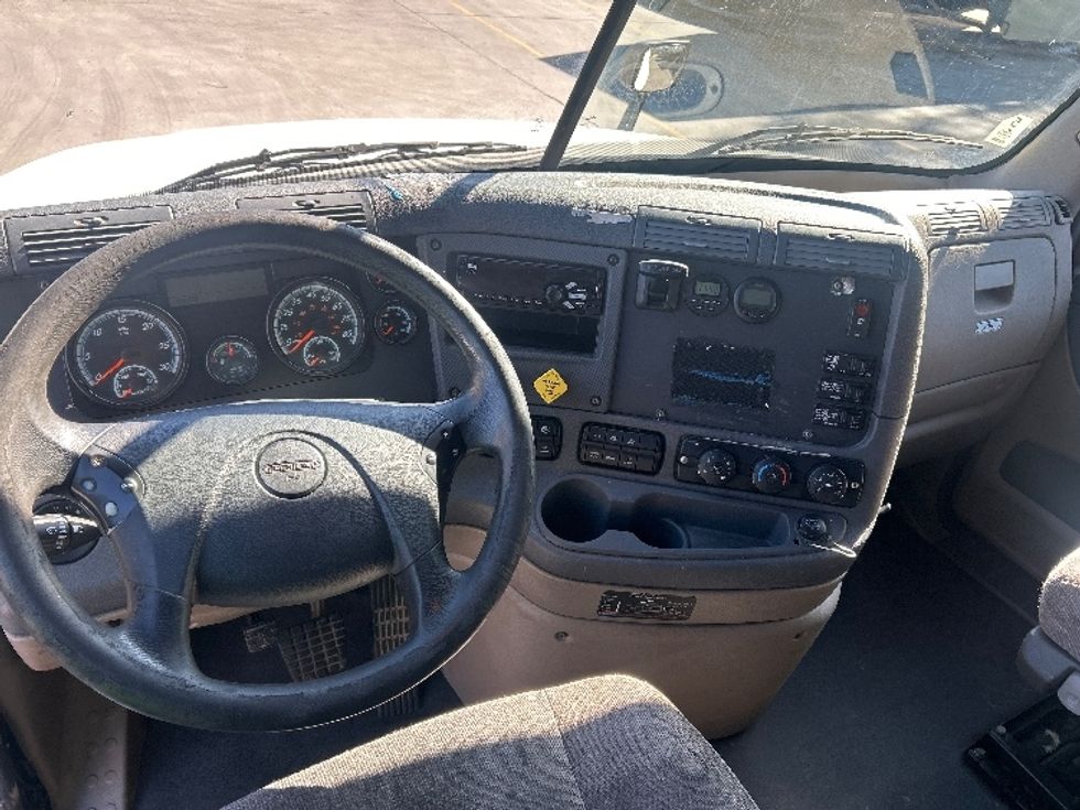 Sleeper Tractor-Heavy Duty Tractors-Freightliner-2019-Cascadia 12564ST-Fontana-CA-693,928\n\t\tmiles-$ 39,250 - Image 11