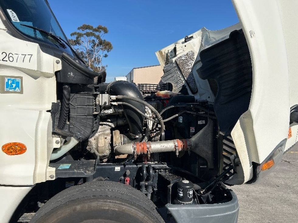 Sleeper Tractor-Heavy Duty Tractors-Freightliner-2019-Cascadia 12564ST-Fontana-CA-693,928\n\t\tmiles-$ 39,250 - Image 19