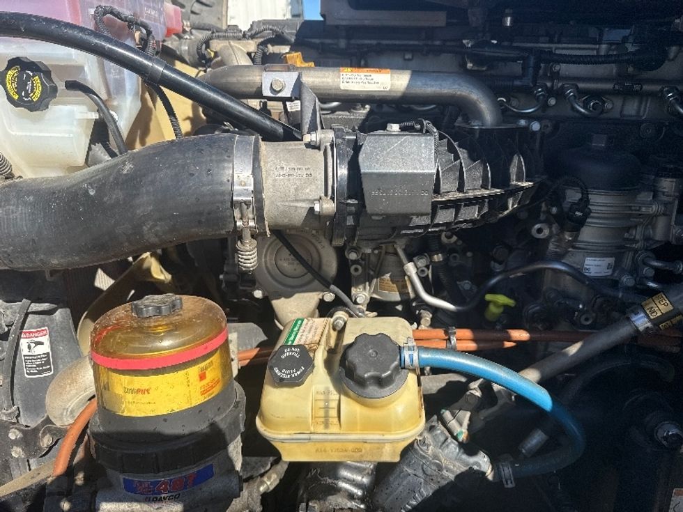 Sleeper Tractor-Heavy Duty Tractors-Freightliner-2019-Cascadia 12564ST-Fontana-CA-748,709\n\t\tmiles-$ 33,000 - Image 21