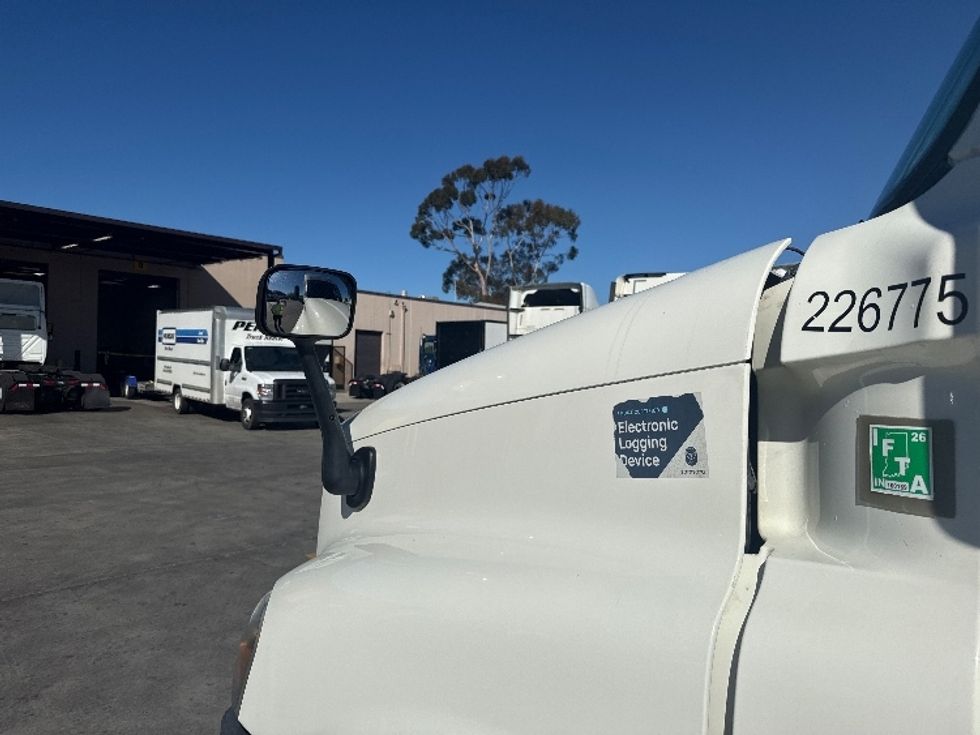 Sleeper Tractor-Heavy Duty Tractors-Freightliner-2019-Cascadia 12564ST-Fontana-CA-748,709\n\t\tmiles-$ 33,000 - Image 26