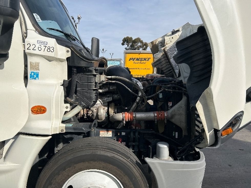 Sleeper Tractor-Heavy Duty Tractors-Freightliner-2019-Cascadia 12564ST-Fontana-CA-768,084\n\t\tmiles-$ 31,750 - Image 19