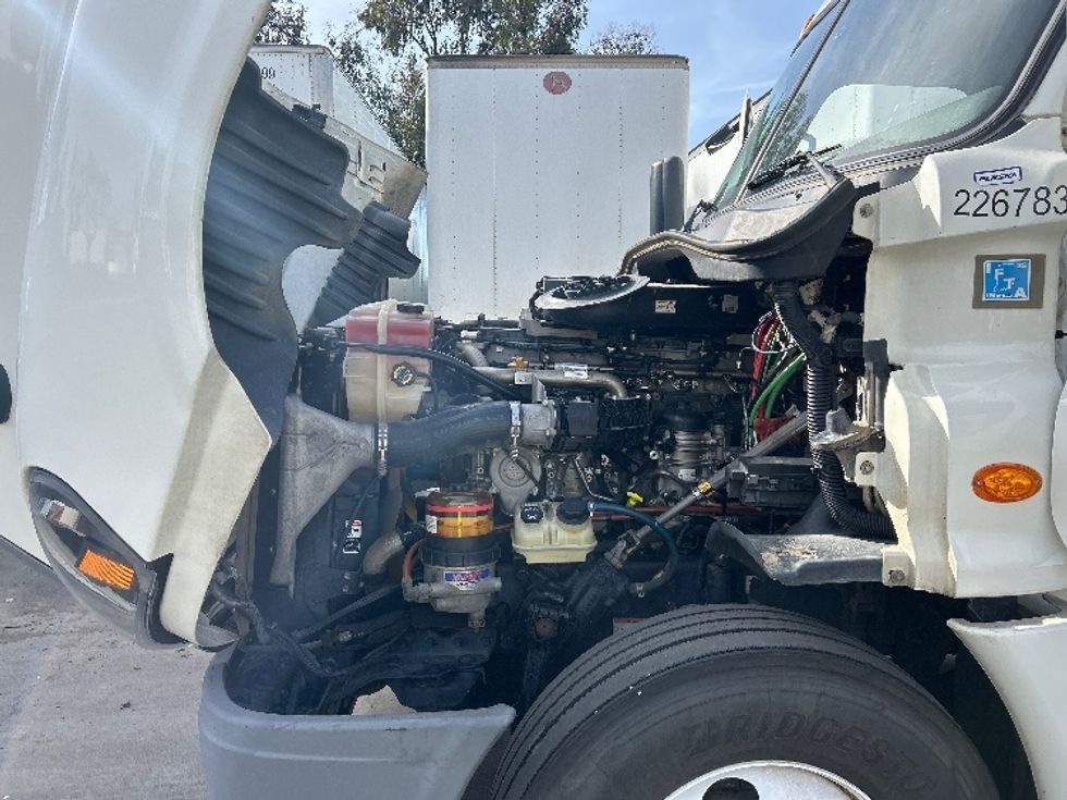 Sleeper Tractor-Heavy Duty Tractors-Freightliner-2019-Cascadia 12564ST-Fontana-CA-768,084\n\t\tmiles-$ 31,750 - Image 20