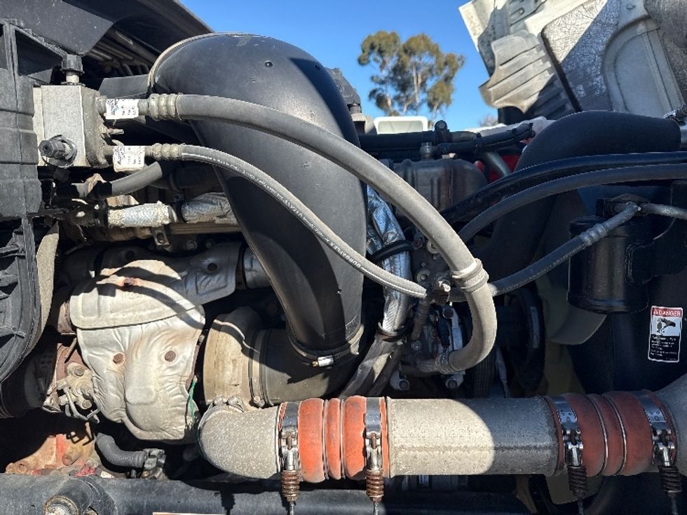 Sleeper Tractor-Heavy Duty Tractors-Freightliner-2019-Cascadia 12564ST-Fontana-CA-793,247\n\t\tmiles-$ 32,250 - Image 19