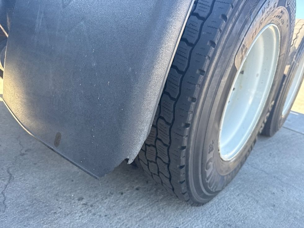 Sleeper Tractor-Heavy Duty Tractors-Freightliner-2019-Cascadia 12564ST-Fontana-CA-793,247\n\t\tmiles-$ 32,250 - Image 25