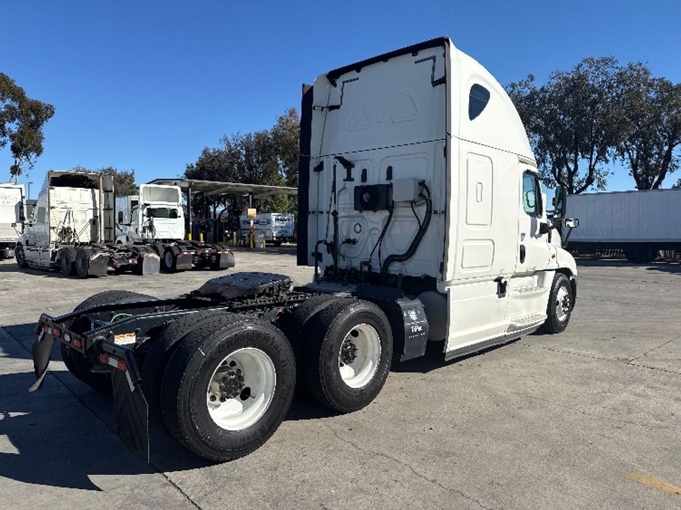 Sleeper Tractor-Heavy Duty Tractors-Freightliner-2019-Cascadia 12564ST-Fontana-CA-793,247\n\t\tmiles-$ 32,250 - Image 7