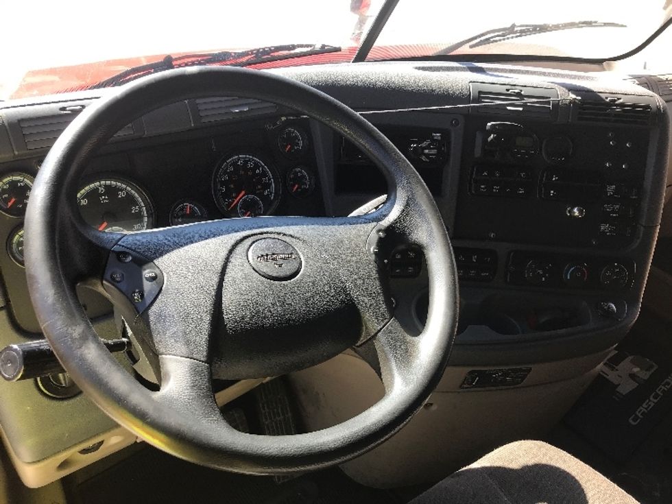 Sleeper Tractor-Heavy Duty Tractors-Freightliner-2019-Cascadia 12564ST-Fredonia-NY-598,021\n\t\tmiles-$ 40,250 - Image 10