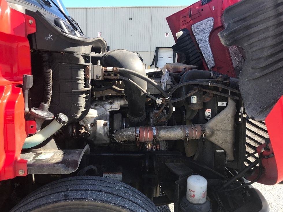 Sleeper Tractor-Heavy Duty Tractors-Freightliner-2019-Cascadia 12564ST-Fredonia-NY-598,021\n\t\tmiles-$ 40,250 - Image 20