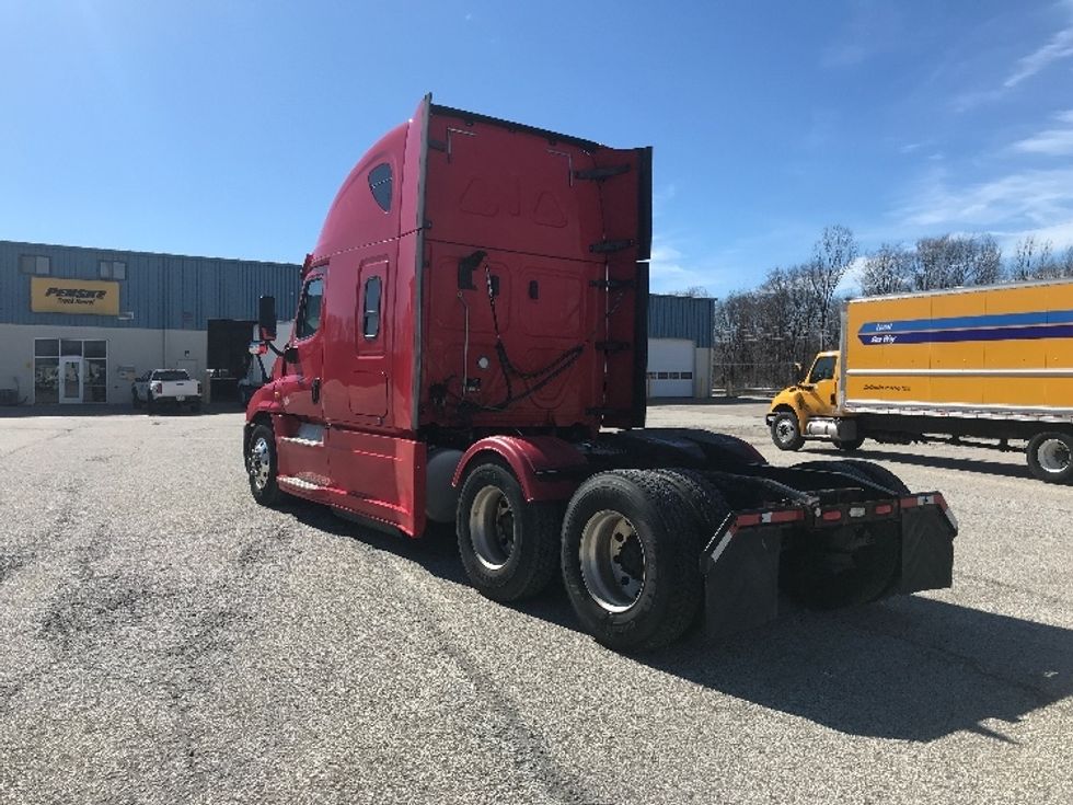 Sleeper Tractor-Heavy Duty Tractors-Freightliner-2019-Cascadia 12564ST-Fredonia-NY-598,021\n\t\tmiles-$ 40,250 - Image 5