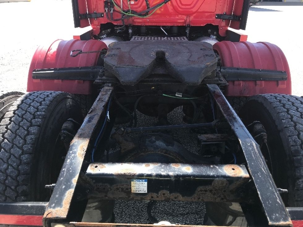 Sleeper Tractor-Heavy Duty Tractors-Freightliner-2019-Cascadia 12564ST-Fredonia-NY-598,021\n\t\tmiles-$ 40,250 - Image 6