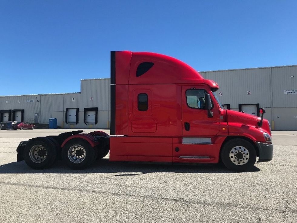 Sleeper Tractor-Heavy Duty Tractors-Freightliner-2019-Cascadia 12564ST-Fredonia-NY-598,021\n\t\tmiles-$ 40,250 - Image 8