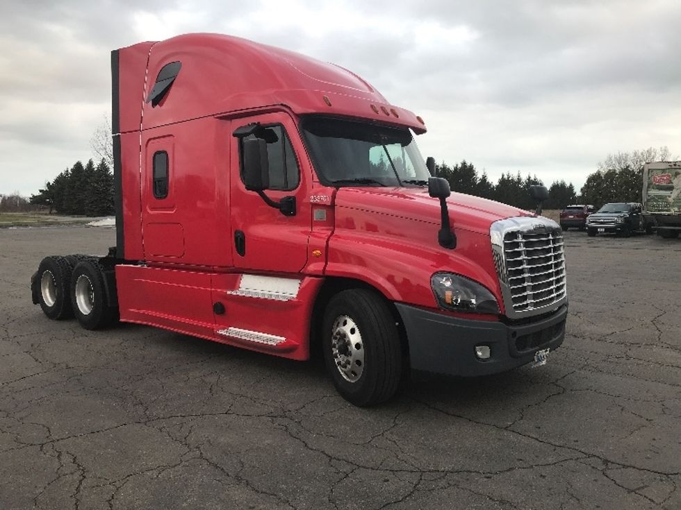 Sleeper Tractor-Heavy Duty Tractors-Freightliner-2019-Cascadia 12564ST-Fredonia-NY-695,701\n\t\tmiles-$ 34,750 - Image 1