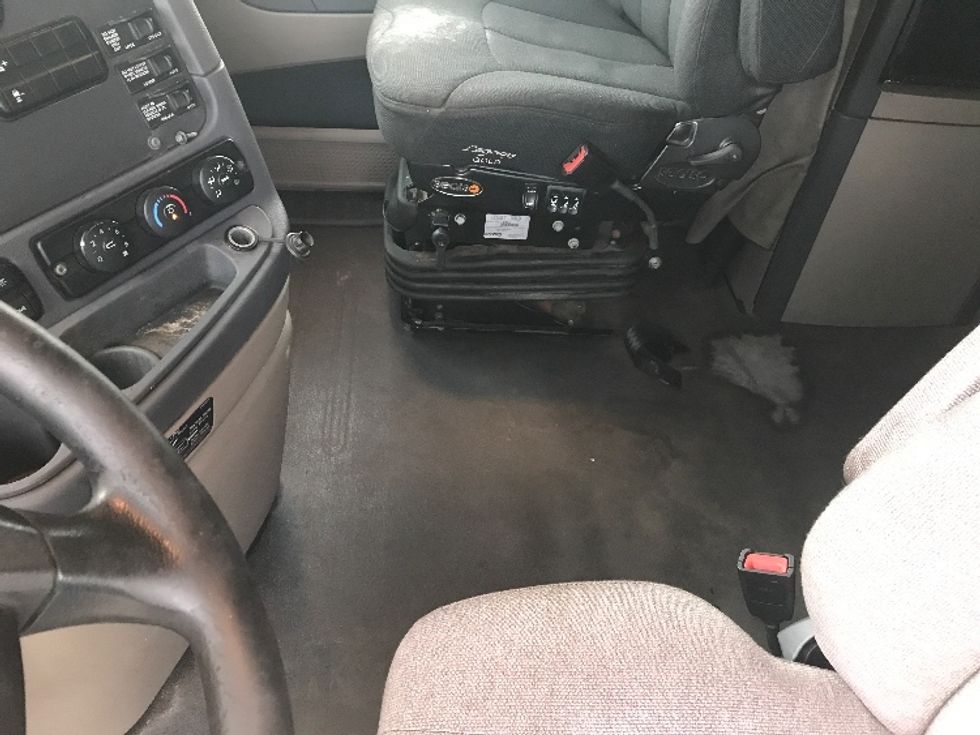 Sleeper Tractor-Heavy Duty Tractors-Freightliner-2019-Cascadia 12564ST-Fredonia-NY-695,701\n\t\tmiles-$ 34,750 - Image 10