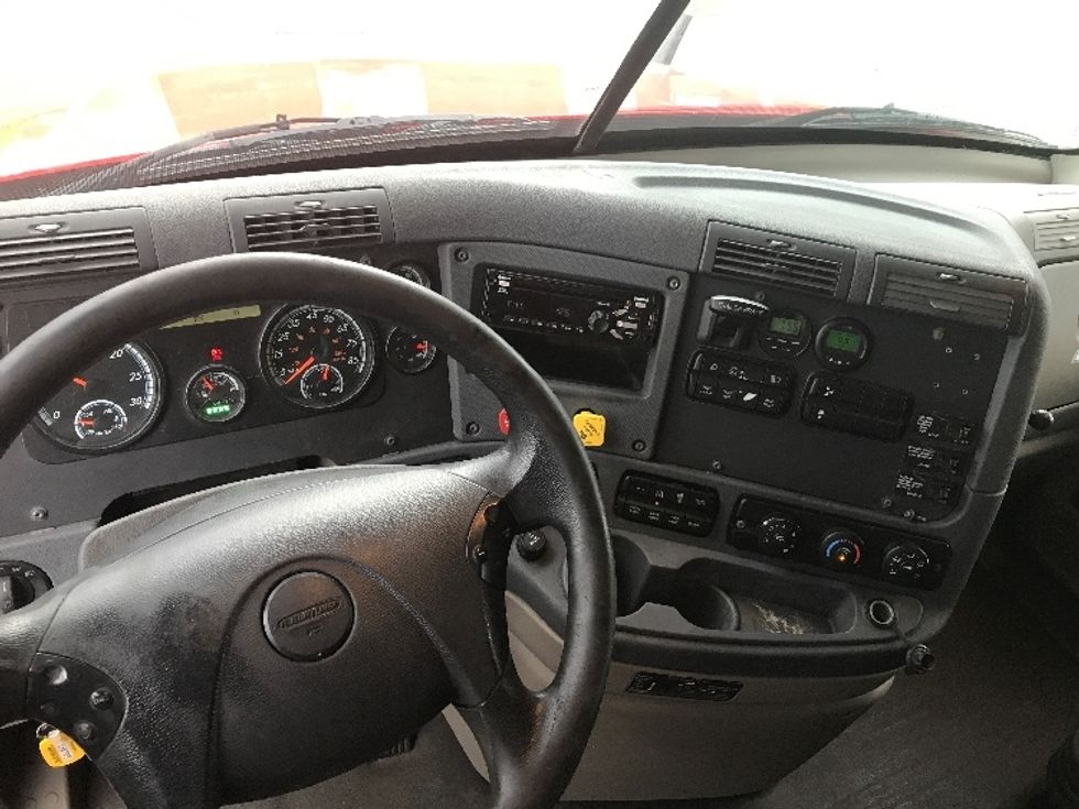 Sleeper Tractor-Heavy Duty Tractors-Freightliner-2019-Cascadia 12564ST-Fredonia-NY-695,701\n\t\tmiles-$ 34,750 - Image 11