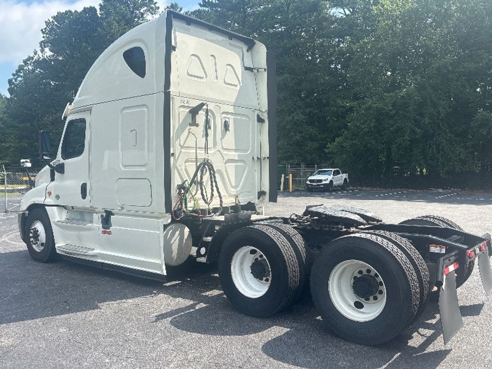 Sleeper Tractor-Heavy Duty Tractors-Freightliner-2019-Cascadia 12564ST-Gainesville-GA-617,284\n\t\tmiles-$ 48,250 - Image 5