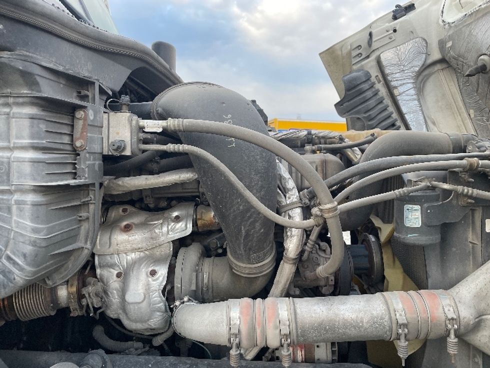 Sleeper Tractor-Heavy Duty Tractors-Freightliner-2019-Cascadia 12564ST-Garden City-GA-320,973\n\t\tmiles-$ 57,250 - Image 20