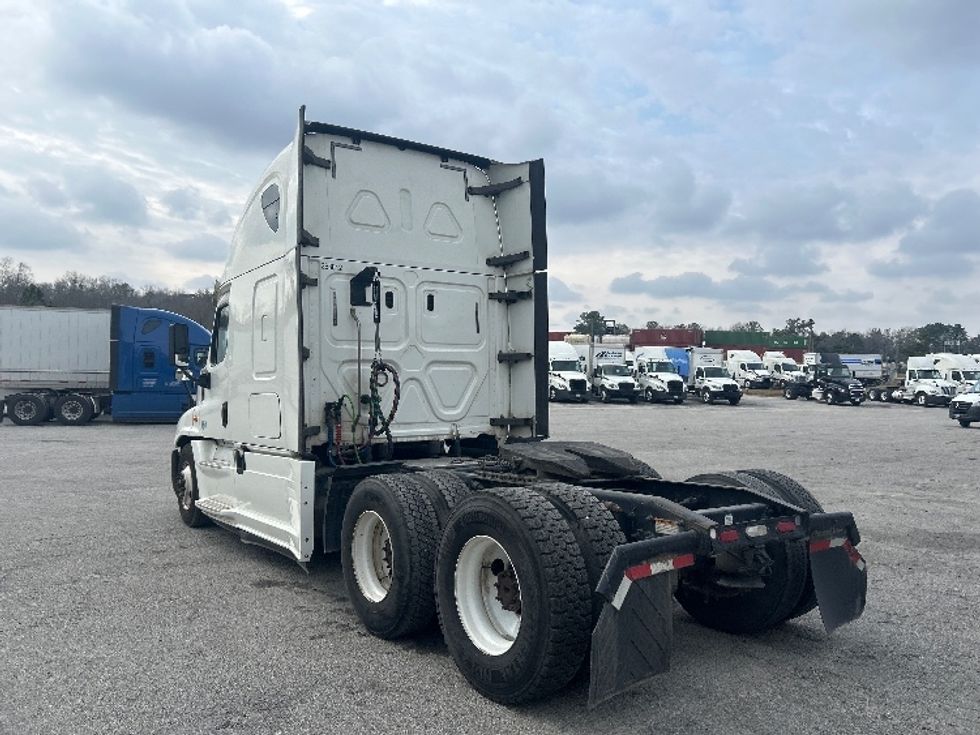Sleeper Tractor-Heavy Duty Tractors-Freightliner-2019-Cascadia 12564ST-Garden City-GA-320,973\n\t\tmiles-$ 57,250 - Image 5