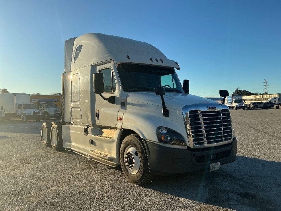 Sleeper Tractor-Heavy Duty Tractors-Freightliner-2019-Cascadia 12564ST-Garden City-GA-346,659\n\t\tmiles-$ 58,750 - Image 1